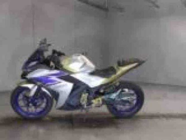 YAMAHA R25