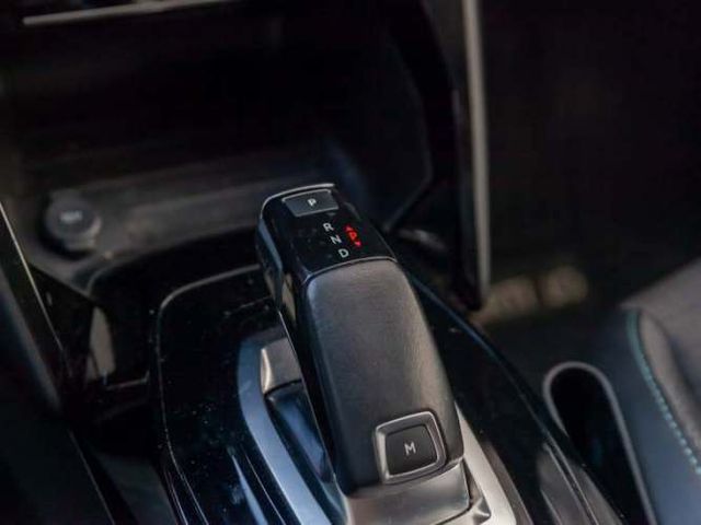 Peugeot 2008 Puretech 130 Eat8 2022
