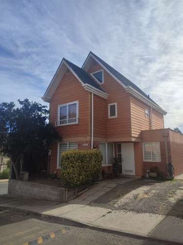 HERMOSA CASA 3,D 3 B  ,CONDOMINIO ALTO LAGUNA CURAUMA