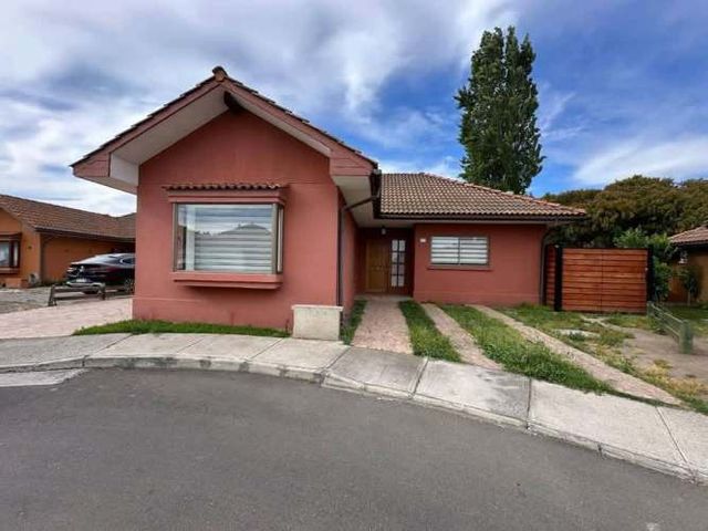 SE ARRIENDA CASA EN CONDOMINIO RINCONADA, LA CRUZ