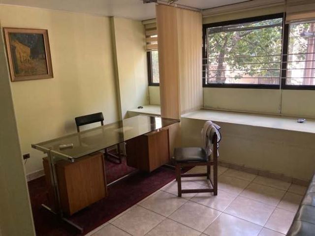 VENDO INMUEBLE DE 94M2 ,CON TRES AMPLIAS OFICINAS EN PROVIDENCIA