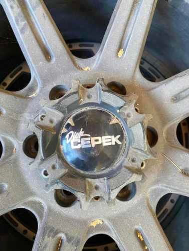 Set de llantas Dick Cepek con neumáticos