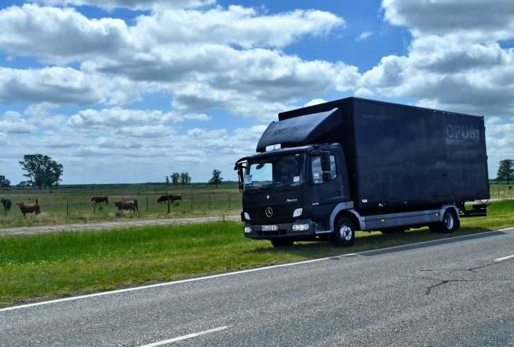 MERCEDES-BENZ ATEGO 818: Vendo - zona Franca