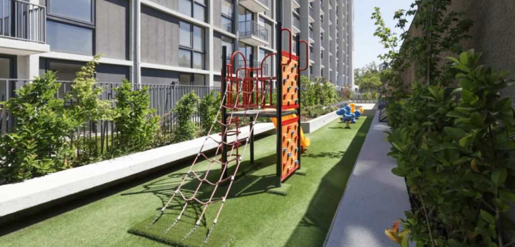 Departamento en arriendo c/ estacionamiento en Parque Los Reyes