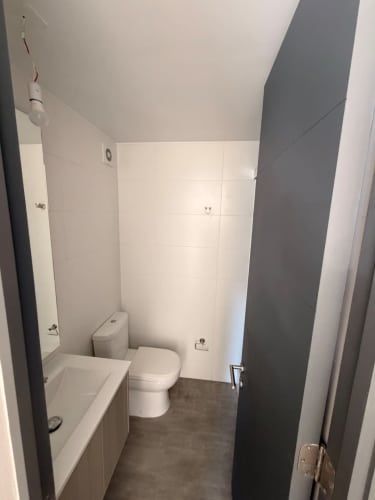 Departamento en arriendo c/ estacionamiento en Parque Los Reyes