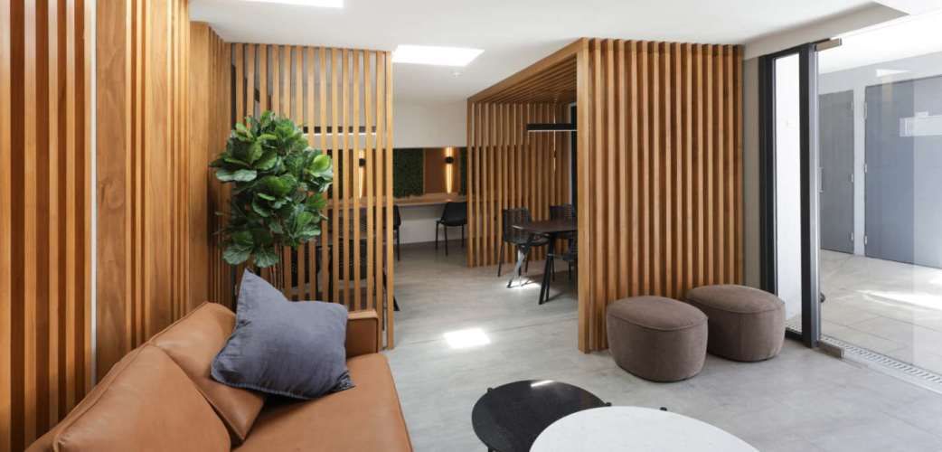 Departamento en arriendo c/ estacionamiento en Parque Los Reyes