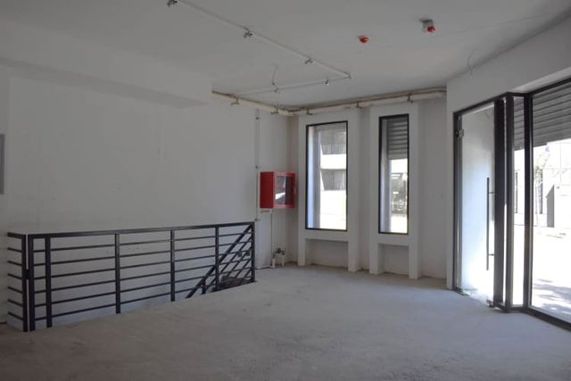 Locales Nuevos, Metro Republica – ULA.