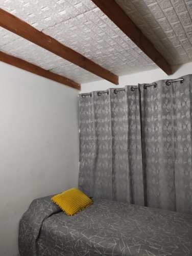 Arriendo pieza amoblada en casa de Familia