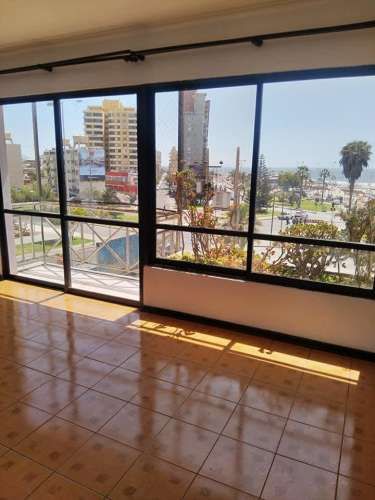 Arriendo Depto 3D y 2B, excelente conectividad, vista Parque Japonés y Paseo del Mar.