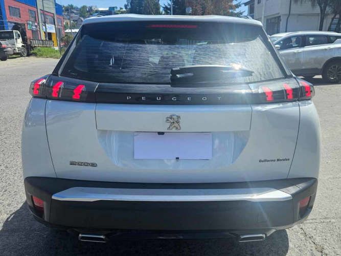 Peugeot 2008 2023 2008 Puretech 130 1.2