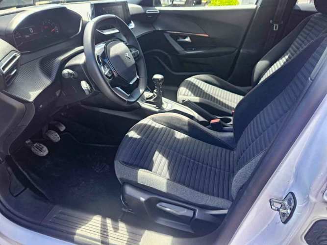 Peugeot 2008 2023 2008 Puretech 130 1.2