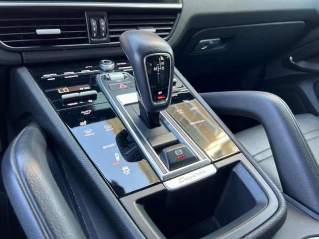 PORSCHE CAYENNE  2019