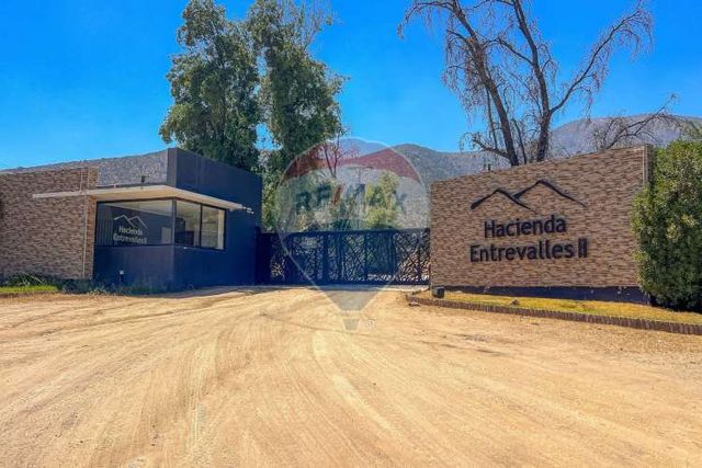 Un refugio natural a a minutos de santiago.