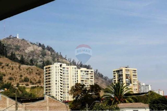 Amplio departamento a metros del metro