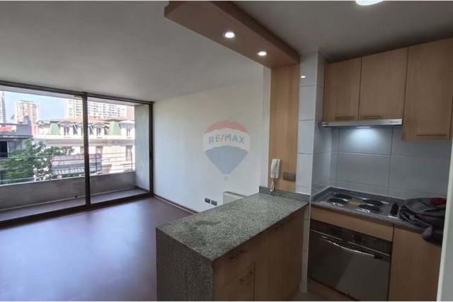 Renovado depto. de 1d sector metro toesca