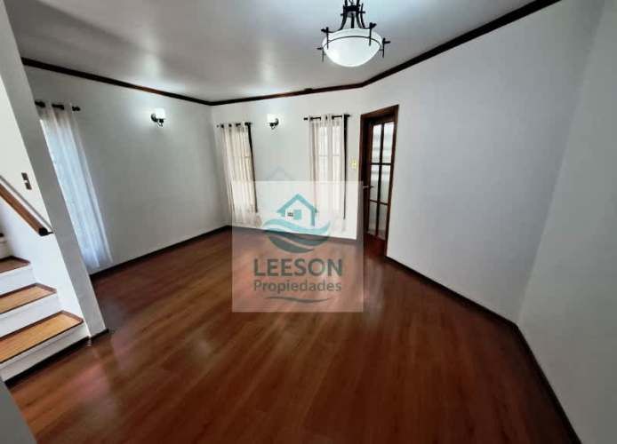 CERRO ALEGRE- ARRIENDO CASA 3D/2B CON ESTACIONAMIENTO