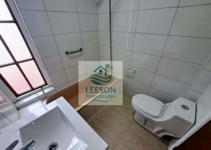 CERRO ALEGRE- ARRIENDO CASA 3D/2B CON ESTACIONAMIENTO