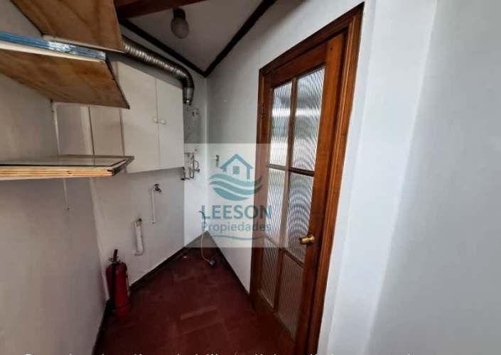 CERRO ALEGRE- ARRIENDO CASA 3D/2B CON ESTACIONAMIENTO