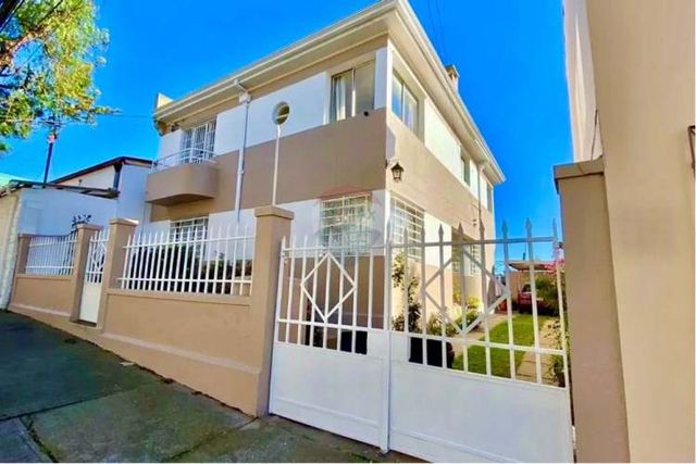 Amplia casa en venta recreo