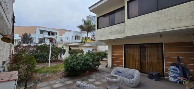 CASA CON DESTINO COMERCIAL PARA OFICINAS O INSTITUCIONES