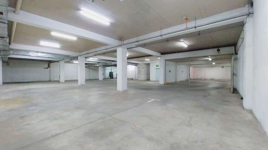 A Minutos del Centro - Excelente Ubicación - Edificio de Oficinas - A Pasos de Autopistas