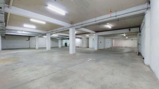 A Minutos del Centro - Excelente Ubicación - Edificio de Oficinas - A Pasos de Autopistas