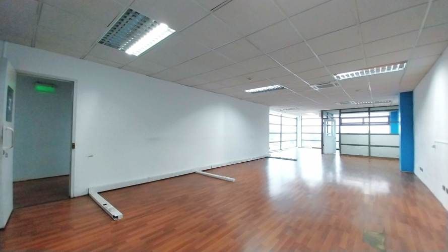 A Minutos del Centro - Excelente Ubicación - Edificio de Oficinas - A Pasos de Autopistas