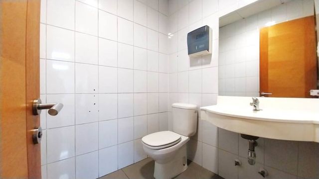 A Minutos del Centro - Excelente Ubicación - Edificio de Oficinas - A Pasos de Autopistas