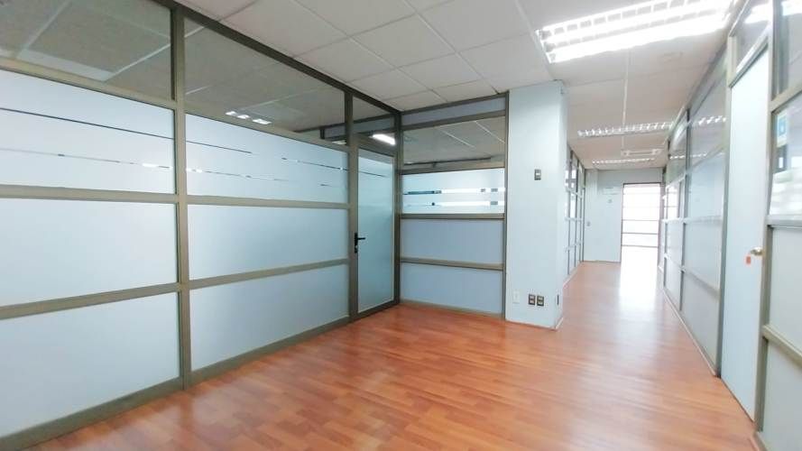 A Minutos del Centro - Excelente Ubicación - Edificio de Oficinas - A Pasos de Autopistas