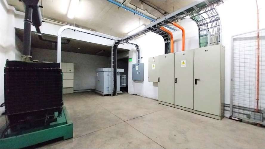 A Minutos del Centro - Excelente Ubicación - Edificio de Oficinas - A Pasos de Autopistas