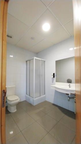 A Minutos del Centro - Excelente Ubicación - Edificio de Oficinas - A Pasos de Autopistas