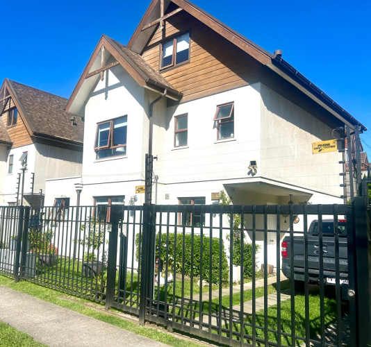 Amplia casa en Lomas de San Sebastian