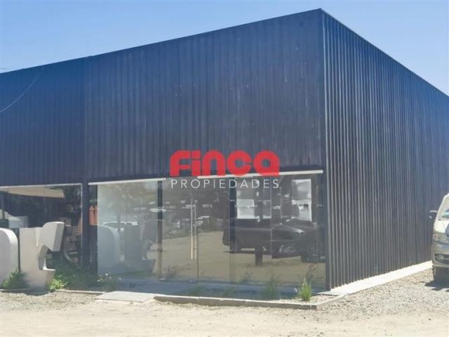 Local Comercial en arriendo plena Avenida Chicureo