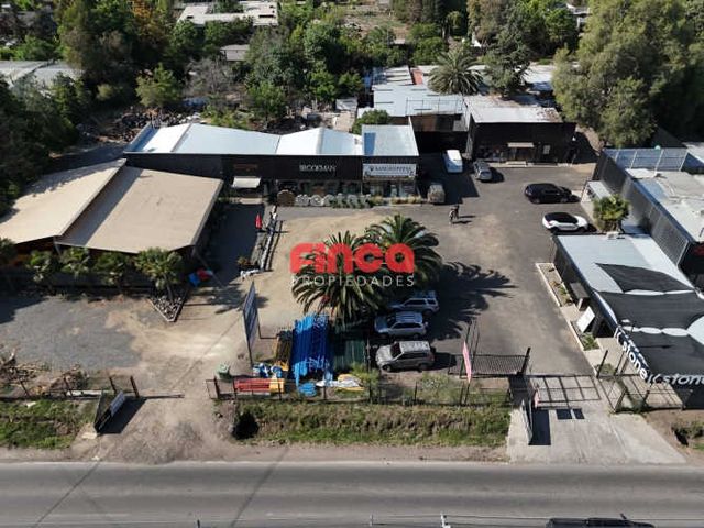 Local Comercial en arriendo plena Avenida Chicureo