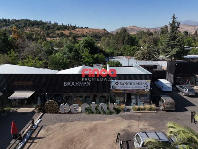 Local Comercial en arriendo plena Avenida Chicureo