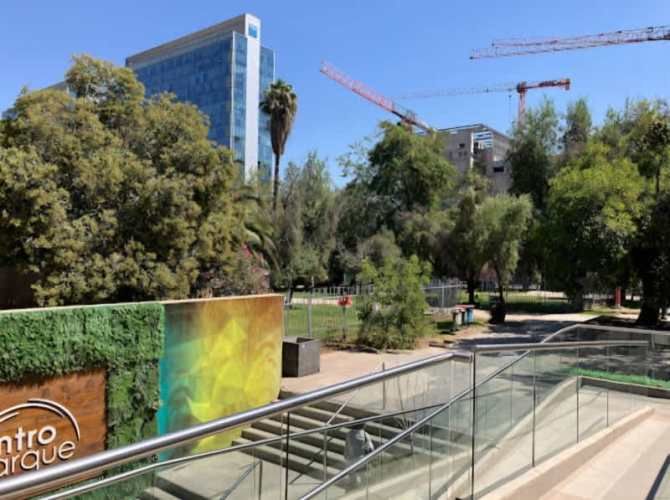 VENDO ESTACIONAMIENTO  EN EXCLUSIVO SECTOR LAS CONDES