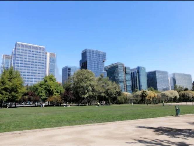 VENDO ESTACIONAMIENTO  EN EXCLUSIVO SECTOR LAS CONDES