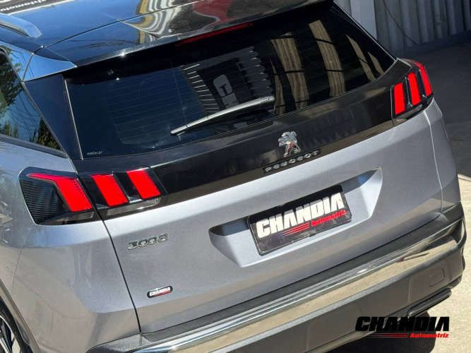 PEUGEOT 3008 ALLURE 1.6T HDI AUTOMÁTiCO IMPECABLE