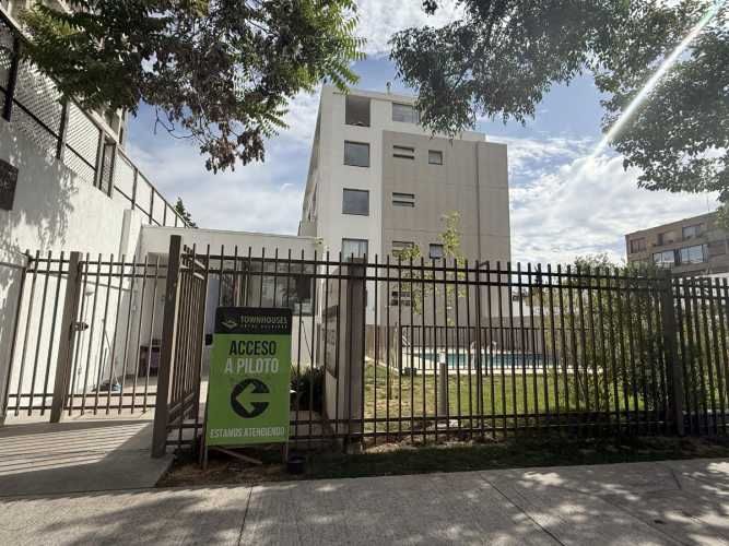 Se Vende Dpto.  Townhouse +un Estacionamiento+bodega 7807 Uf