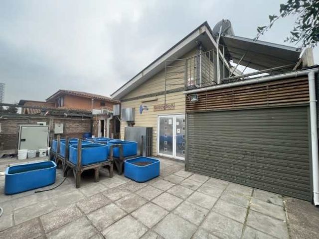 Precio Rebajado, Casa Comercial 265/139 M2 Trifasico