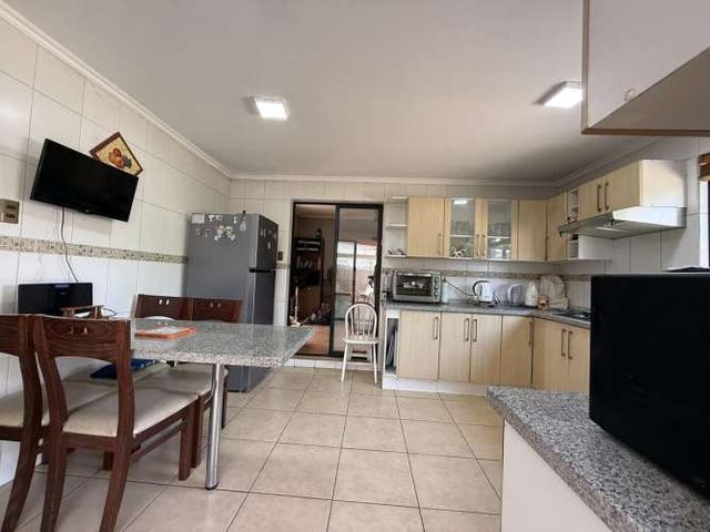 Hermosa Casa En Venta En San Miguel Con Piscina