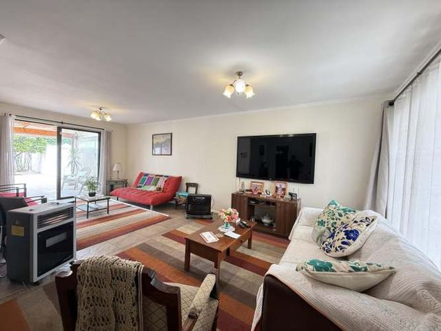 Hermosa Casa En Venta En San Miguel Con Piscina