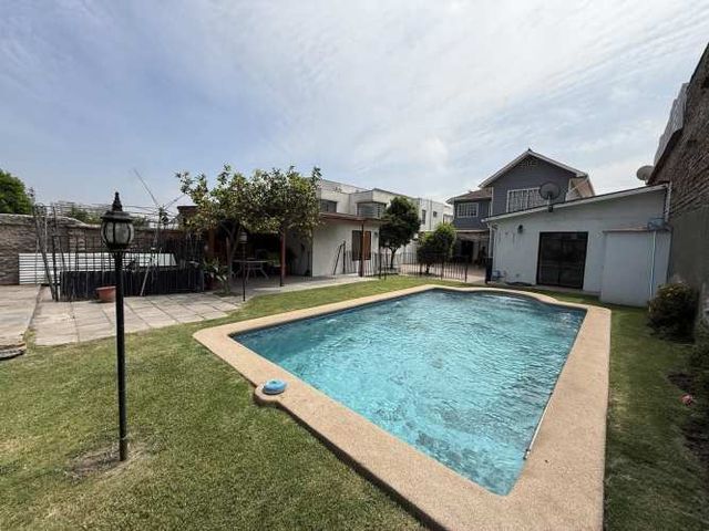 Hermosa Casa En Venta En San Miguel Con Piscina
