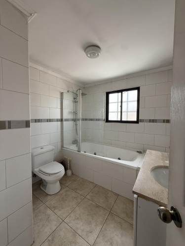 Hermosa Casa En Venta En San Miguel Con Piscina