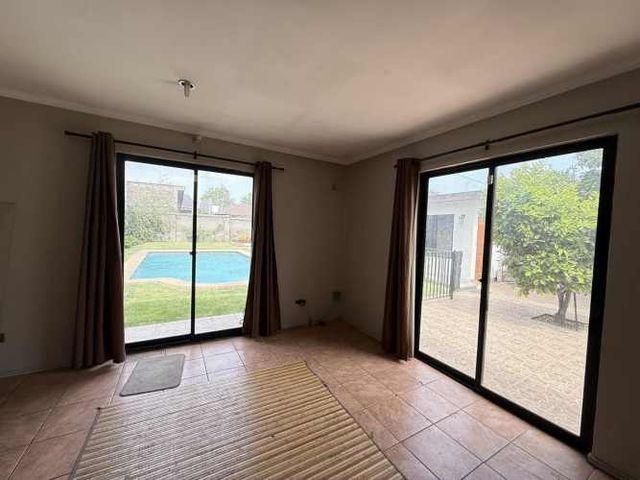 Hermosa Casa En Venta En San Miguel Con Piscina