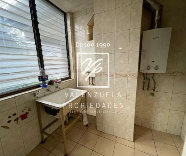 Cómodo y Amplio Departamento Edificio El Bosque (Thiers)