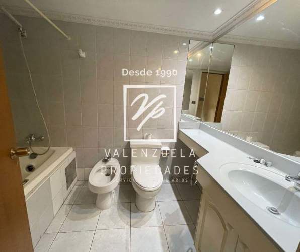 Cómodo y Amplio Departamento Edificio El Bosque (Thiers)