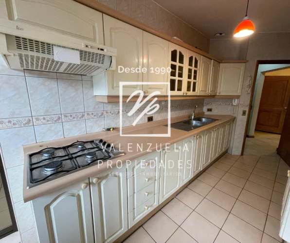 Cómodo y Amplio Departamento Edificio El Bosque (Thiers)