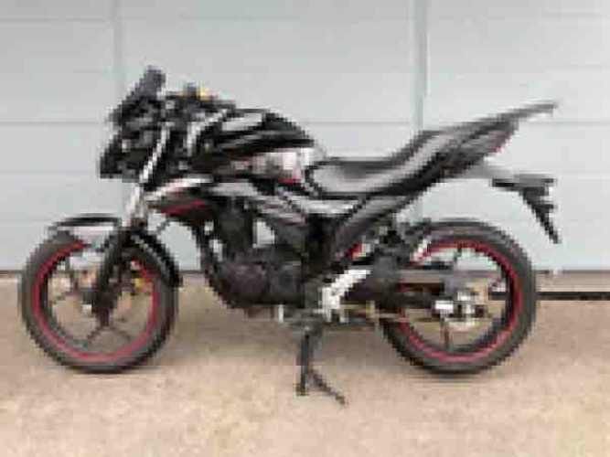SUZUKI GIXXER 150cc