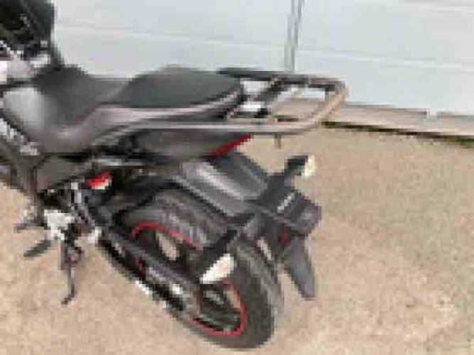 SUZUKI GIXXER 150cc